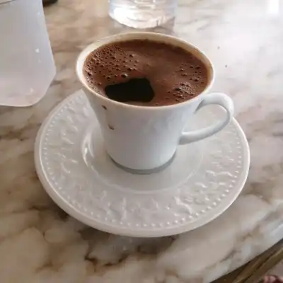 Cadde Üstü Cafe