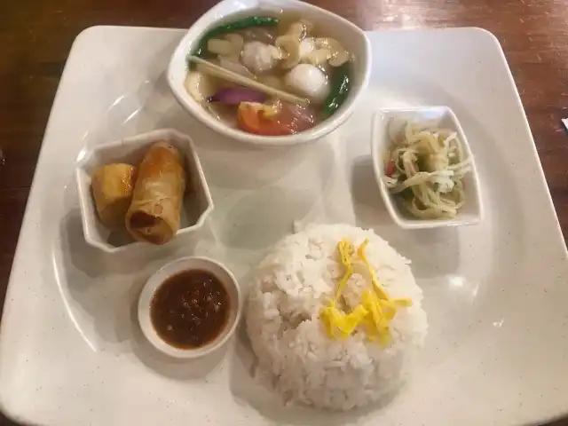 Ginger Noi Thai Kitchen Food Photo 2