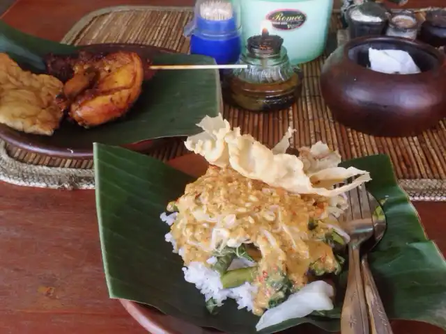 Gambar Makanan Nasi Pecel Tradisional 10