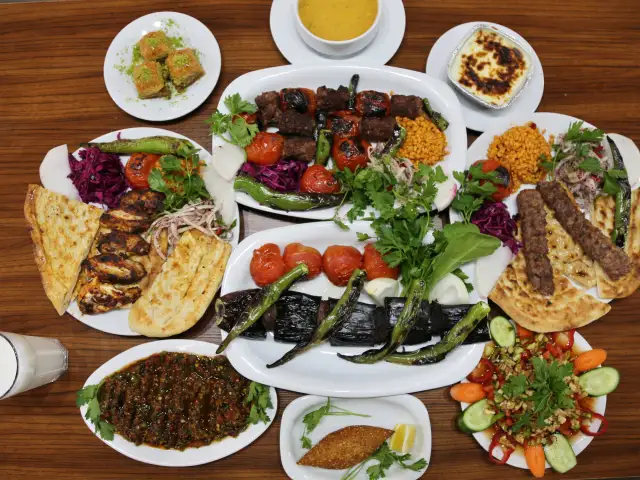Antep Sofrası Lahmacun & Pide & Kebap'nin yemek ve ambiyans fotoğrafları 1