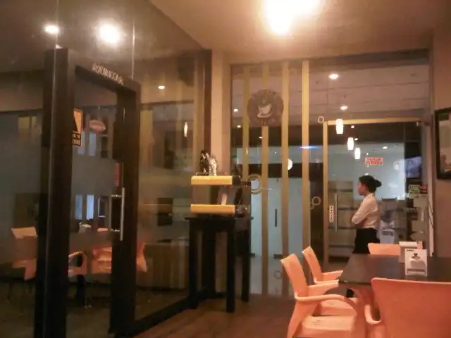 Gambar Makanan Royale Coffee Shop (Royal Condominium) 15