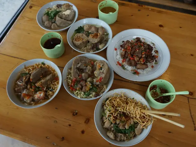 Gambar Makanan Bakso Tigan 9