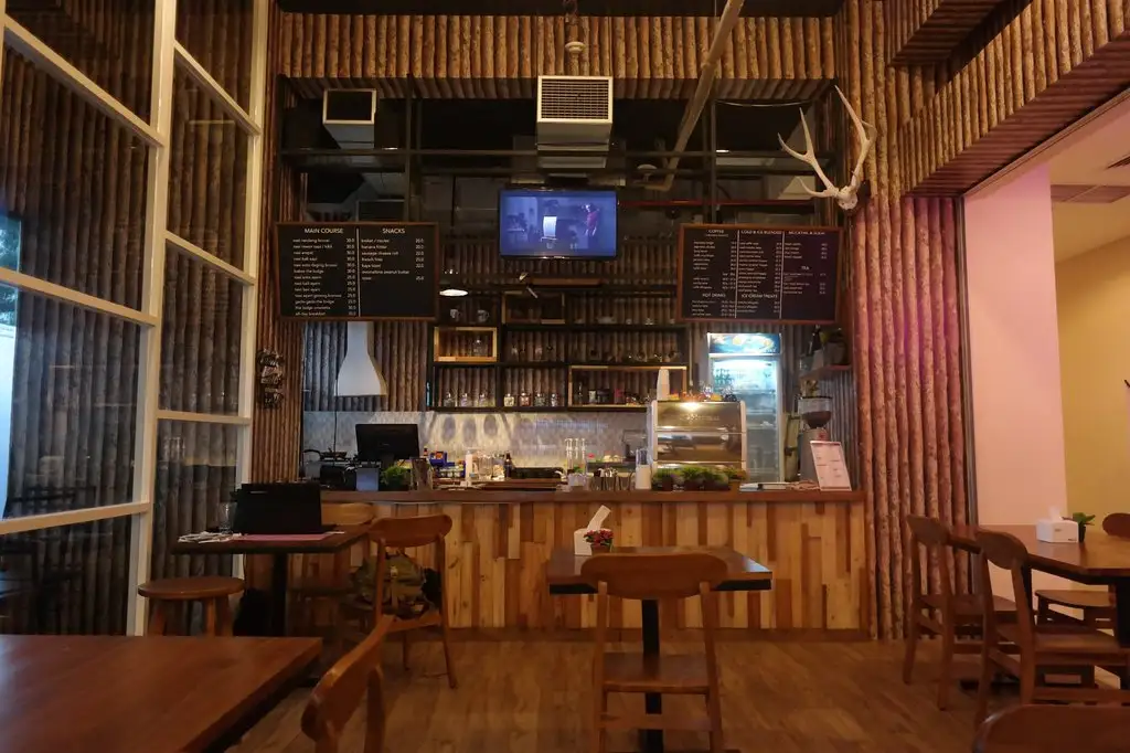 The Lodge Coffee & Eatery