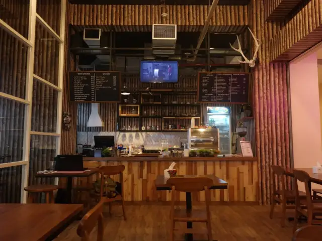 The Lodge Coffee & Eatery