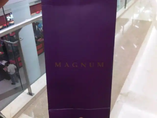 Gambar Makanan Magnum Wines 3