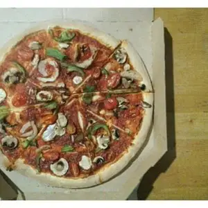 Domino&apos;s Pizza Food Photo 3