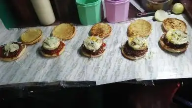 Daddy Burger Food Photo 1