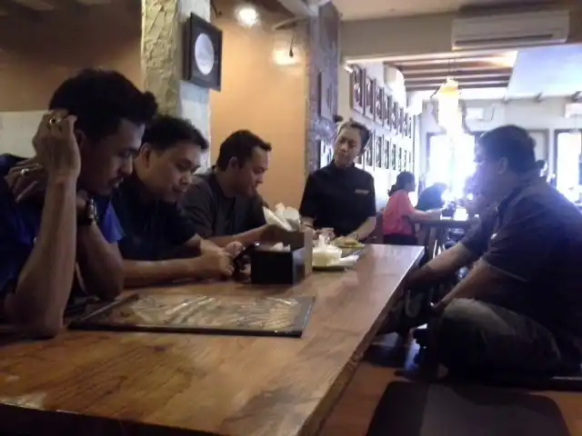 Gambar Makanan Raja Gurame Resto, Jl. Cempaka Putih Raya 13