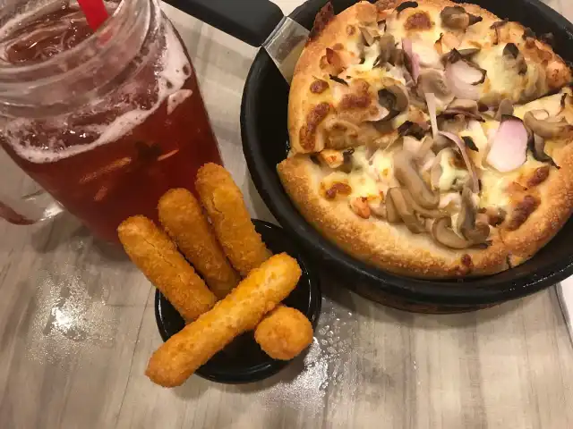 Pizza Hut Food Photo 7