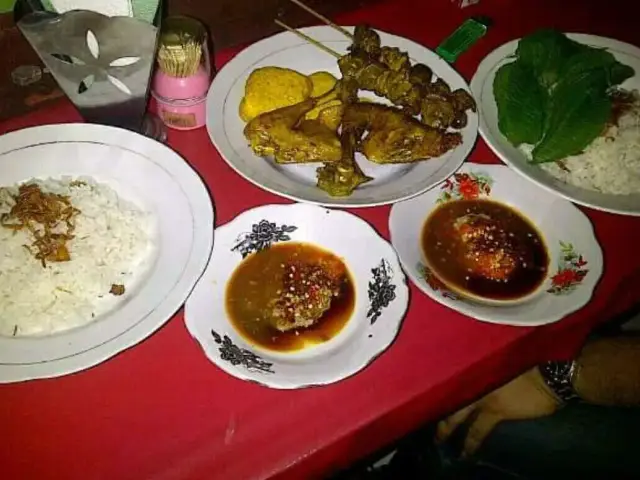 Gambar Makanan Nasi Uduk "Ondel-Ondel" Hj. Satiri 9