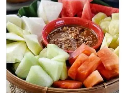 Rujak dan Jus Buah Segar