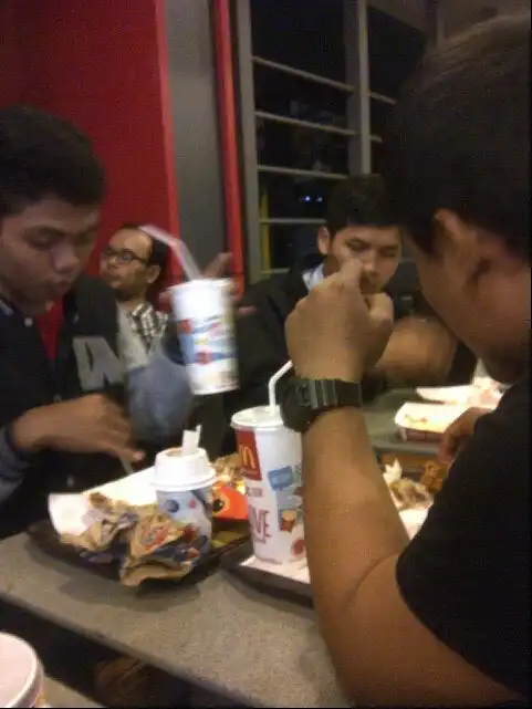 Gambar Makanan Mcd grand wisata 2