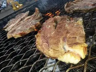 Pekan Royal Burger Bakar Food Photo 2