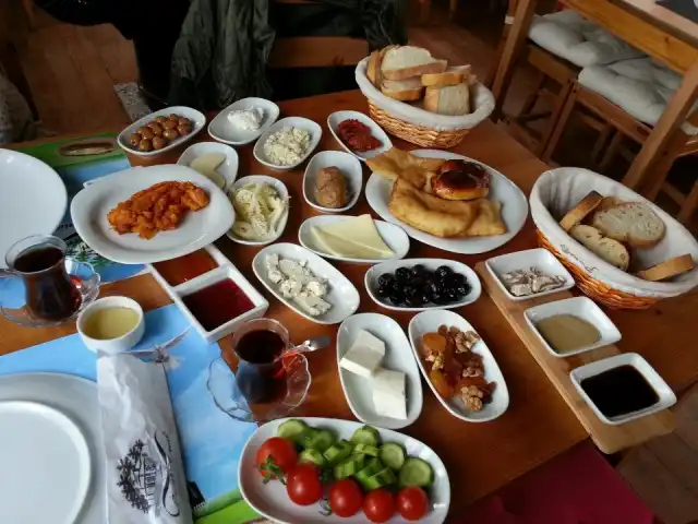 Çamlı Konak Kahvaltı & Mangalbaşı'nin yemek ve ambiyans fotoğrafları 14