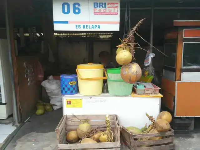 Gambar Makanan Es Kelapa Ibu Upi 2