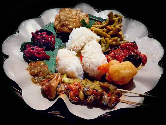 Gambar Makanan Nasi Jamblang Khas Cirebon 1