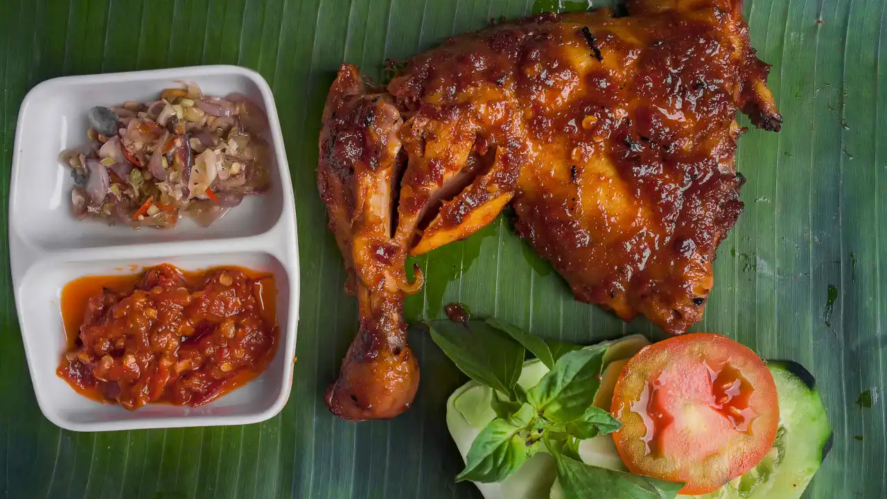 Mamaja nasi ayam dan ayam penyet