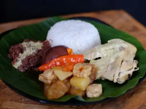 Gudeg Asli Bu Dewi, Purwokerto Selatan