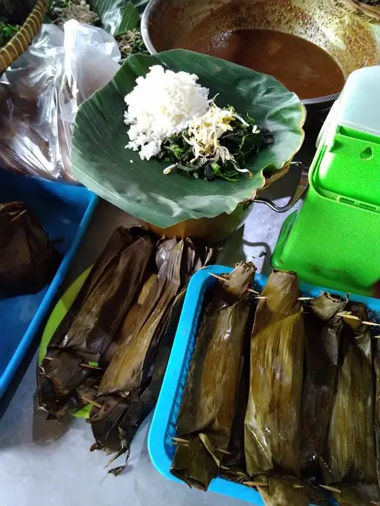 Gambar Makanan Pecel Pincuk Kalibata 18