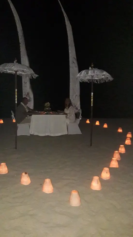 Gambar Makanan Intimate Romantic Dinner at The Beach 2