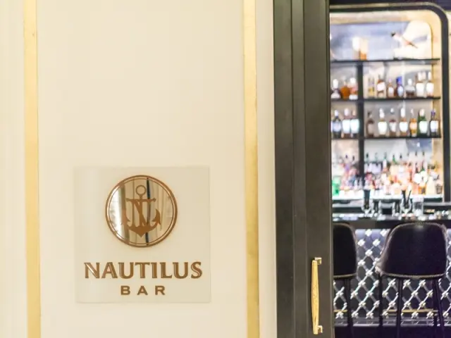 Gambar Makanan Nautilus Bar - Four Seasons Hotel 9