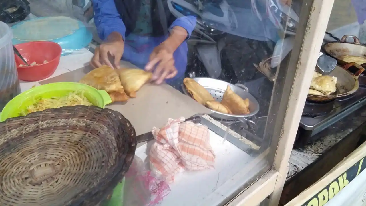 Martabak Mercon (Martabak Usus Khas Gresik)