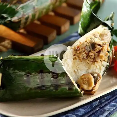 Gambar Makanan Warung Nasi Krawu Hj. Azizah, Purworejo 3