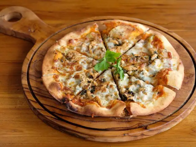 Gambar Makanan Tomato Pizza Ubud 12