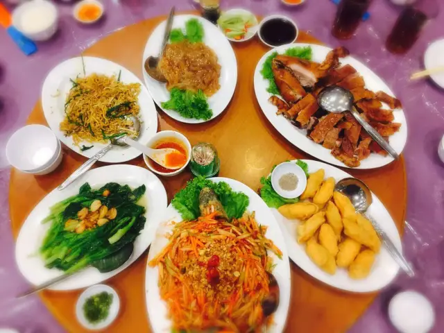 Gambar Makanan Chung Hua Restaurant 18