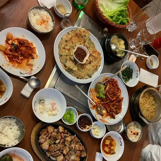 Seorabeol Korean Restaurant'nin yemek ve ambiyans fotoğrafları 1