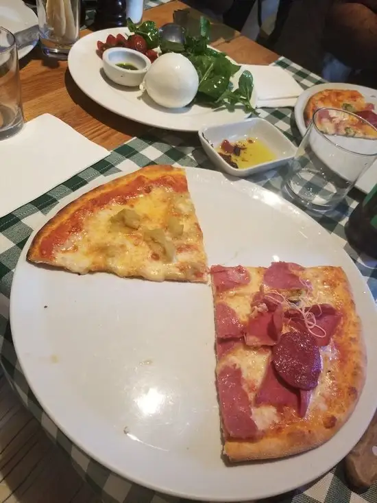 Pizzeria Pidos'nin yemek ve ambiyans fotoğrafları 6