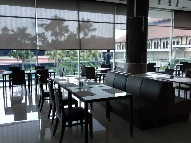 Gambar Makanan Nirwana Sky Lounge - Hotel Santika Premiere 8