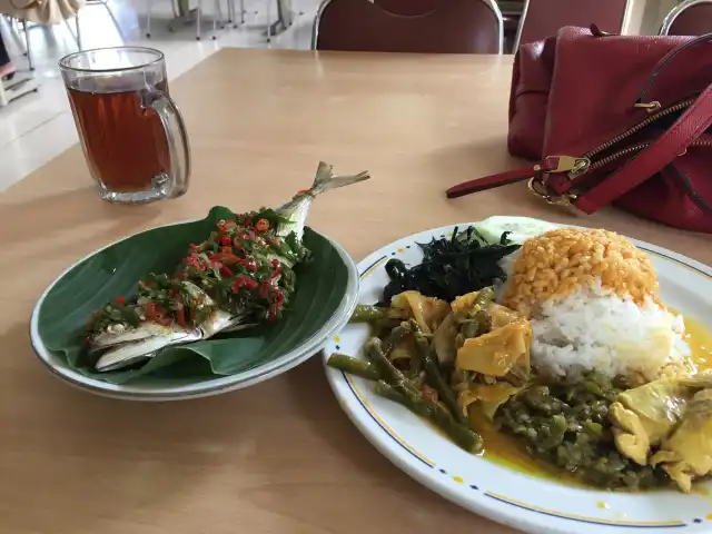 Gambar Makanan Restoran Sederhana 5