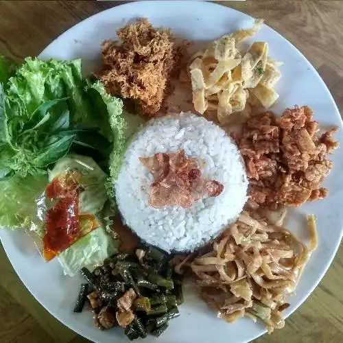 Gambar Makanan Nasi Uduk,Lalapan & Sego Sambel LEGENDA Malang, Jl. Simp Hamid Rusdi 7