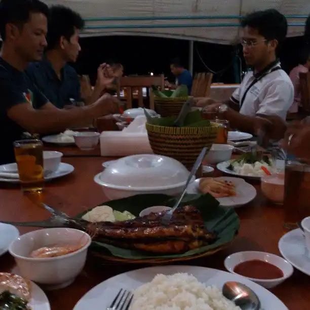 Gambar Makanan Istana Laut Restaurant (Pasir Padi Beach), Pangkal Pinang, Bangka-Belitung 7