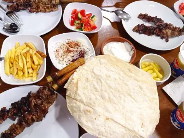 Yörem Cağ Kebap & Döner'nin yemek ve ambiyans fotoğrafları 15
