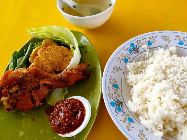 Nasi Ayam Penyet Mak Lampir Food Photo 5