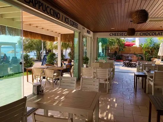 Rokka Beach Restaurant'nin yemek ve ambiyans fotoğrafları 11
