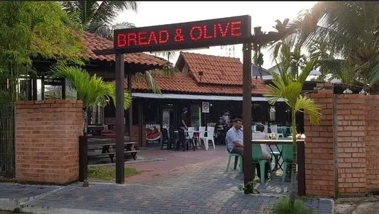 Bread And Olive Food Photo 4