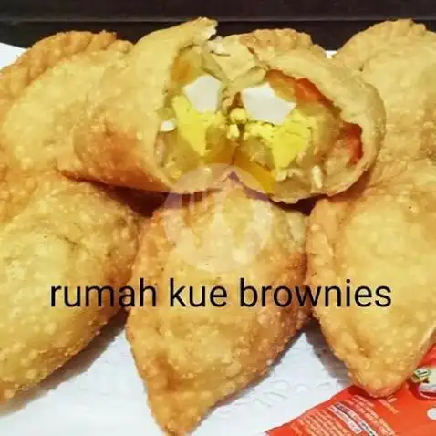 Gambar Makanan Rumah Kue Brownies, Stal Kuda 12