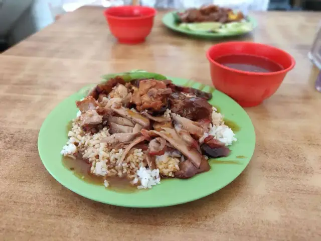 Gambar Makanan Nasi Campur Kong Hu Pay 18