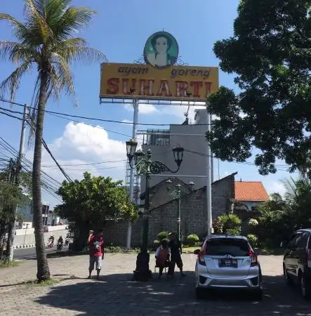 Gambar Makanan Ayam Goreng Suharti 6