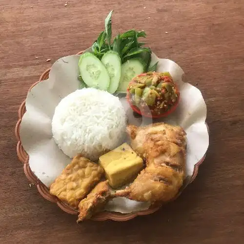 Gambar Makanan Ayam Penyet & Lele Sambel Dadak, Apartemen Kalibata City 2