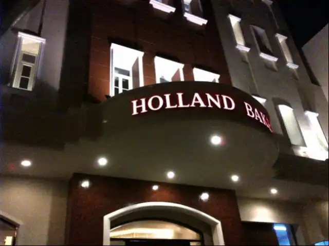 Gambar Makanan Holland Bakery 11