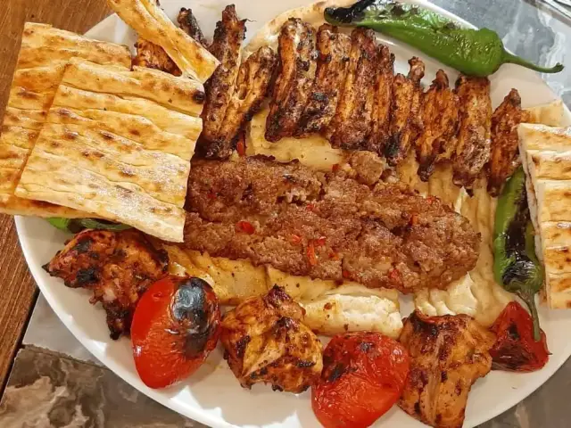 Adana Mahle Ocakbaşı'nin yemek ve ambiyans fotoğrafları 4
