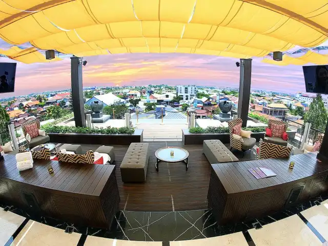 Gambar Makanan The 18th Rooftop Bar - The Trans Resort Bali 7