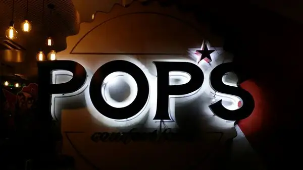 Pop&apos;s cafe