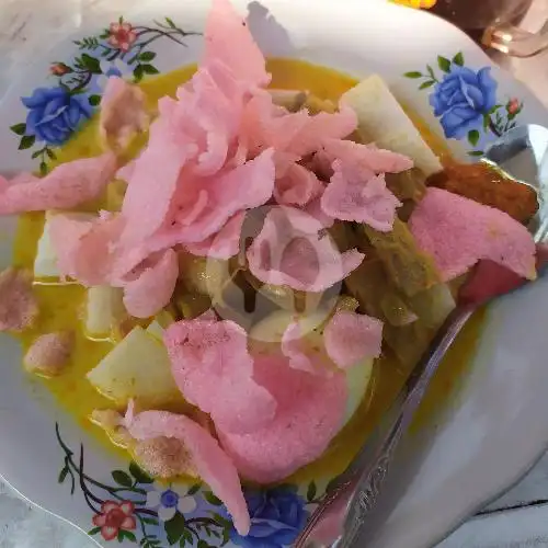 Gambar Makanan Ketupat Sayur Rang Koto, Pasar Ciracas 10