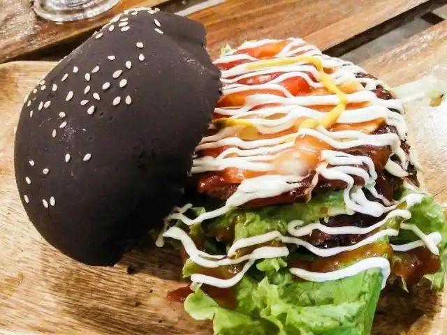 Monster Burger Food Photo 9