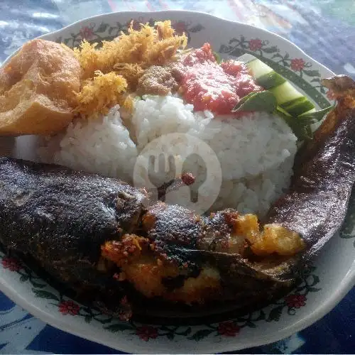 Gambar Makanan Nasi Penyetan Nyonya, Dekat Penyetan 6